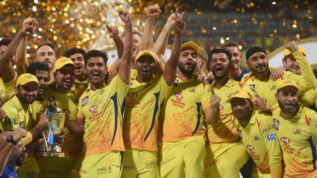 Chennai Super Kings players celebrate with the IPL 2018 trophy after winning the final match against Sunrisers Hyderabad.(PTI)