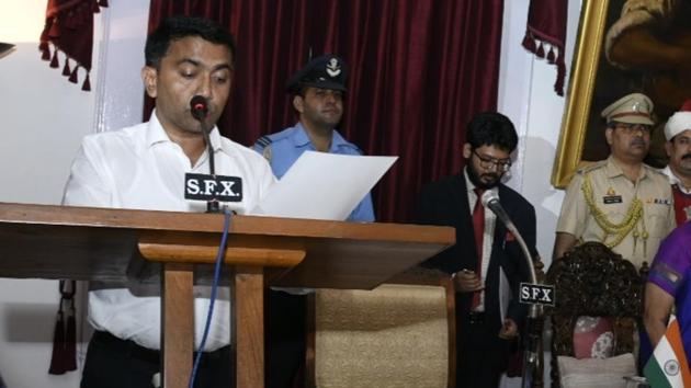 Bharatiya Janata Party (BJP) leader Pramod Sawant was sworn in as the chief minister of Goa past midnight on Monday (HT Photo)