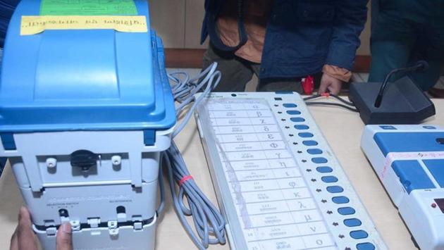 The BJP was initially keen to renominate all the sitting MPs in the upcoming elections, but was forced to reconsider its decision after aspirants in Mandi and Shimla staked claims.(HT Photo)