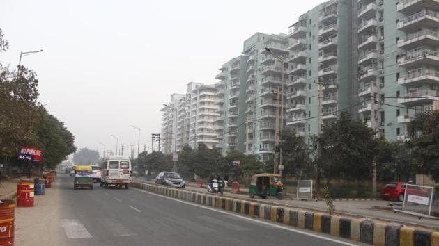 Last week, it was reported in media that the Municipal Corporation of Gurugram (MCG) has started the work on converting two busy city roads into “model” roads. (Photo by Yogendra Kumar / Hindustan Times)(Yogendra Kumar/HT PHOTO)