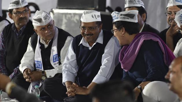 Taking a dig at the BJP’s ‘Main Bhi Chowkidar’ campaign, AAP chief Arvind Kejriwal said that if people want their children to become watchmen, they should vote for Prime Minister Narendra Modi. And if they want good education, they should vote for Aam Aadmi Party, he said. Kejriwal, in a tweet in Hindi, said Modi wants the whole country try to become ‘chowkidar’ (watchman). (Raj K Raj / HT File) Taking a dig at the BJP’s ‘Main Bhi Chowkidar’ campaign, AAP chief Arvind Kejriwal said that if people want their children to become watchmen, they should vote for Prime Minister Narendra Modi. And if they want good education, they should vote for Aam Aadmi Party, he said. Kejriwal, in a tweet in Hindi, said Modi wants the whole country try to become ‘chowkidar’ (watchman). (Raj K Raj / HT File)