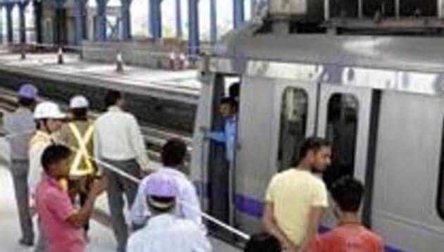 The Delhi Metro Rail Corporation (DMRC) has submitted revised project reports of two proposed Metro extensions in Ghaziabad, which will considerably benefit commuters of the city as well as trans-Hindon areas in getting direct connectivity with Central Delhi and neighbouring Noida. (Pankaj Savita/HT File Photo)