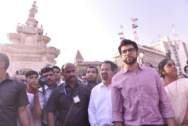 In a short speech on Wednesday evening in Mira Road, Aaditya Thackeray said he had come to seek “blessings” before the start of campaigning for the polls(Anshuman Poyrekar/HT Photo) In a short speech on Wednesday evening in Mira Road, Aaditya Thackeray said he had come to seek “blessings” before the start of campaigning for the polls(Anshuman Poyrekar/HT Photo)