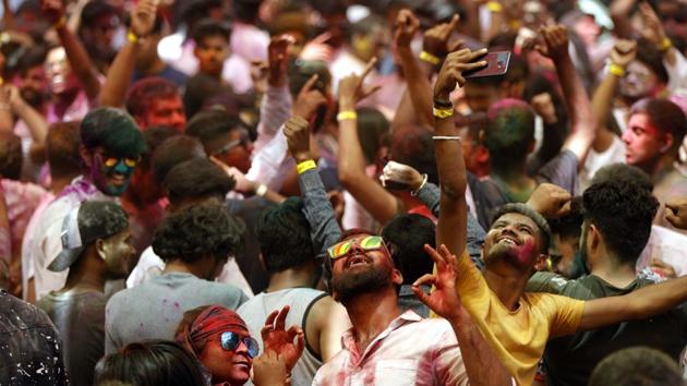 Holi is also sometimes called as the ‘festival of love’ as on this day people get to unite together forgetting all resentments and all types of bad feeling towards each other. (RAHUL RAUT/HT PHOTO) 
