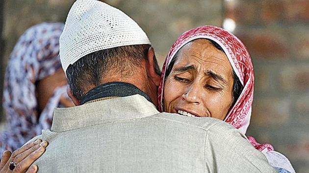 Mother of the minor boy found dead at the encounter site at Hajin in north Kashmir’s Bandipora on March 22. (Waseem Andrabi/HT Photo) Mother of the minor boy found dead at the encounter site at Hajin in north Kashmir’s Bandipora on March 22. (Waseem Andrabi/HT Photo)