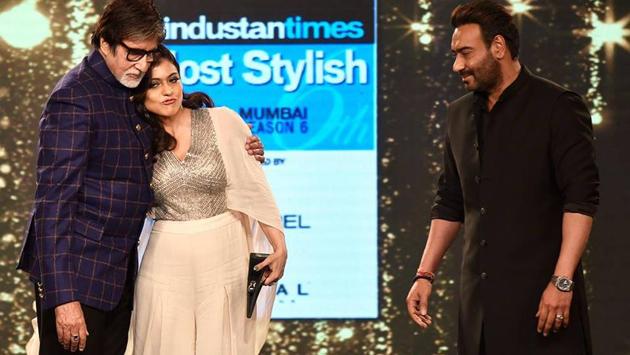 Amitabh Bachchan, Kajol and Ajay Devgn share a cute moment Amitabh Bachchan, Kajol and Ajay Devgn share a cute moment