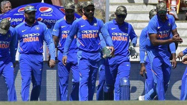 India's captain Virat Kohli (C) and his teammates walk onto the field. (REUTERS) India's captain Virat Kohli (C) and his teammates walk onto the field. (REUTERS)