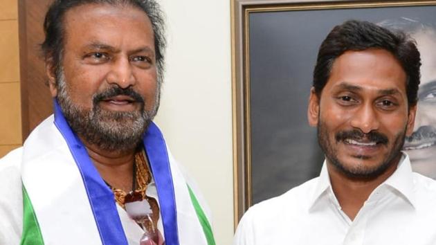 Recalling the services of Jagan’s father and former Andhra Pradesh CM late YS Rajasekhara Reddy for the state, Mohan Babu said he wished Jagan would carry forward his father’s legacy. Recalling the services of Jagan’s father and former Andhra Pradesh CM late YS Rajasekhara Reddy for the state, Mohan Babu said he wished Jagan would carry forward his father’s legacy.