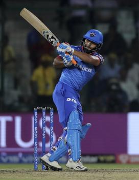 Rishabh Pant and Shikhar Dhawan strung a quick 41-run partnership. (AP)