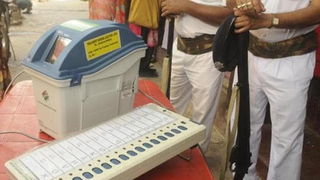 Kolkata, India - March 19, 2019: A view of an EVM (Electronic Voting Machine) and VVPAT (Voter Verifiable Paper Audit Trail), near Shyambazar AV School, in Kolkata, West Bengal, India, on Tuesday, March 19, 2019. Directed by District Election Officer, as part of an awareness programme, officials show EVMs and VVPATs to people. (Photo by Samir Jana / Hindustan Times)(Samir Jana / Hindustan Times)