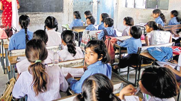 The parents who wrote to education department, Pune, said that if the school fails to adhere to the order issued by the government department, they will take legal steps and “through the court we will pay the ‘legalised fee’ and not entertain the school’s ‘unreasonable demands”.(HT representational photo) The parents who wrote to education department, Pune, said that if the school fails to adhere to the order issued by the government department, they will take legal steps and “through the court we will pay the ‘legalised fee’ and not entertain the school’s ‘unreasonable demands”.(HT representational photo)