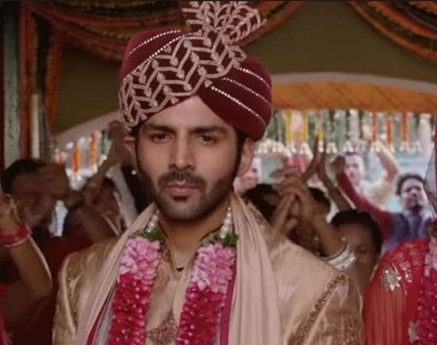 Kartik Aaryan’s mom has been receiving a lot of marriage proposals for the actor.