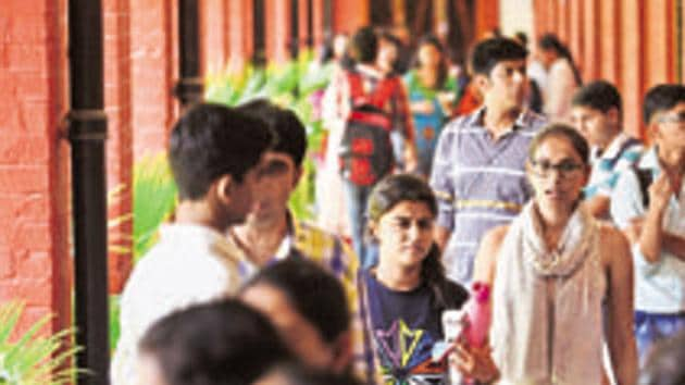 Delhi University (DU) has asked the heads of 11 departments and a college to initiate the process for revising the curriculum.(Saumya Khandelwal/HT PHOTO)