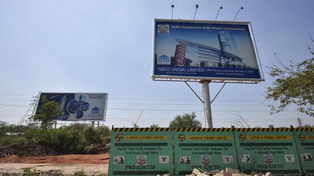The site where new SDMC’s headquarter is proposed at Ring road near Pargati Maidan in New Delhi. (Raj K Raj/HT PHOTO) The site where new SDMC’s headquarter is proposed at Ring road near Pargati Maidan in New Delhi. (Raj K Raj/HT PHOTO)