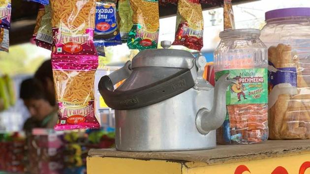 You ought to luxuriate over an unhurried tea hour at Giriraj Sharma’s 20-year-old stall. You ought to luxuriate over an unhurried tea hour at Giriraj Sharma’s 20-year-old stall.