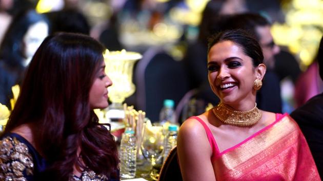 Aishwarya Rai with Deepika Padukone at the awards. (Satyabrata Tripathy/HT Photo) 