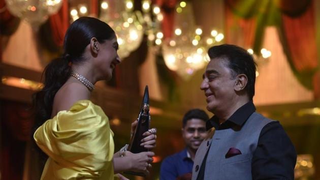 Sonam Kapoor and Kamal Haasan during HT India's Most Stylish Awards in 2018. (Kunal Patil/HT Photo) Sonam Kapoor and Kamal Haasan during HT India's Most Stylish Awards in 2018. (Kunal Patil/HT Photo)