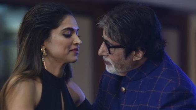 Here’s the gorgeous Deepika Padukone and the always spiffy Amitabh Bachchan. The Piku co-stars added a big dose of glamour to HT Most Stylish awards 2017 at Taj Lands End, Bandra in Mumbai on Friday night. (Anshuman Poyrekar/HT Photo) 