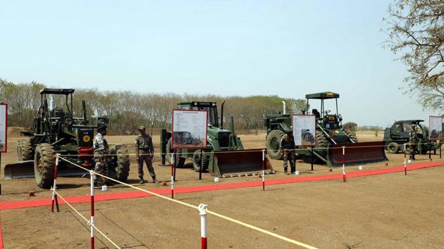 The dignitaries released defence equipment catalogue containing details of 300+ indigenously manufactured defence equipment/products. (RAHUL RAUT/HT PHOTO) The dignitaries released defence equipment catalogue containing details of 300+ indigenously manufactured defence equipment/products. (RAHUL RAUT/HT PHOTO)