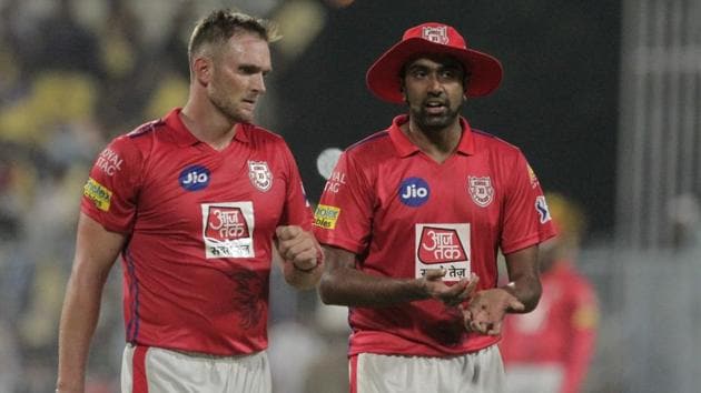 Kings XI Punjab's captain Ravichandran Ashwin, right talks to bowler Hardus Viljeoen(AP)