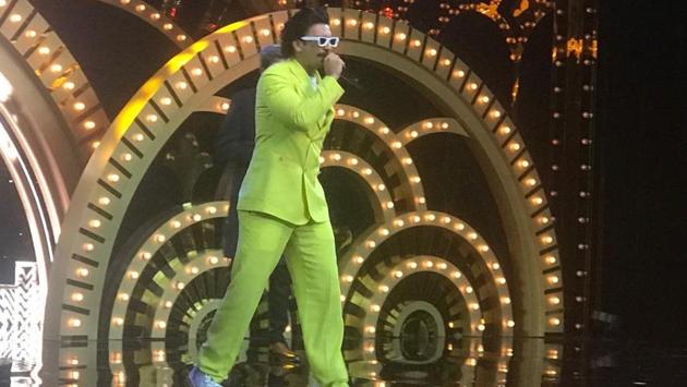 Ranveer Singh raps for the audience at HT India’s Most Stylish 2019 Ranveer Singh raps for the audience at HT India’s Most Stylish 2019