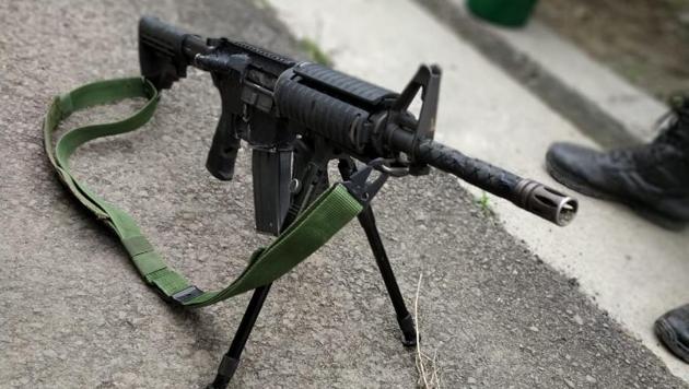 The seizure of the American rifle, the senior official said, again establishes a link between the terror group and elements within the Pakistan Army and its special forces.