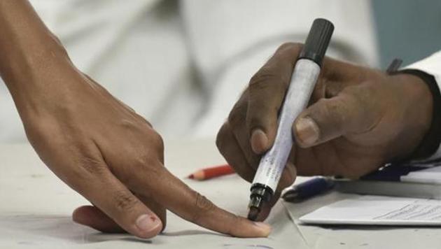 Mumbai, India - February 21, 2017: People cast their vote during the BMC elections at Ghodapdeo in Mumbai, India, on Tuesday, February 21, 2017. (Photo by Anshuman Poyrekar/Hindustan Times)(Anshuman Poyrekar/HT PHOTO)