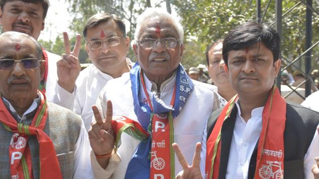 Former BSP MLA Suresh Bansal with others arrive to file nomination papers, at district election office, in Ghaziabad, India, on Monday, March 25, 2019. (Photo by Sakib Ali / Hindustan Times)(Sakib Ali / HT Photo)
