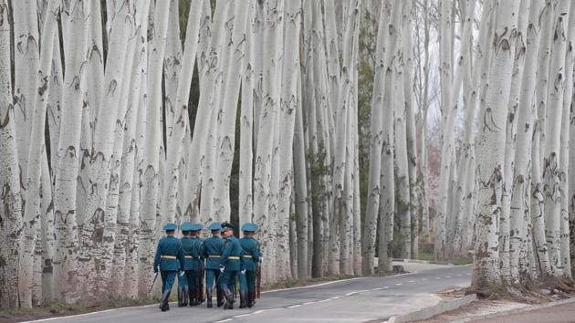 Kyrgyz guards of honour walk away after a welcoming ceremony attended by Presidents Vladimir Putin of Russia and Sooronbay Jeenbekov of Kyrgyzstan in Bishkek, Kyrgyzstan. (Maxim Shemetov / Pool / AFP) Kyrgyz guards of honour walk away after a welcoming ceremony attended by Presidents Vladimir Putin of Russia and Sooronbay Jeenbekov of Kyrgyzstan in Bishkek, Kyrgyzstan. (Maxim Shemetov / Pool / AFP)