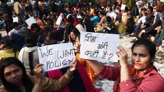 No guest teachers, crisis looms over new school session (Photo by Vipin Kumar/ Hindustan Times)(Vipin Kumar/HT PHOTO)