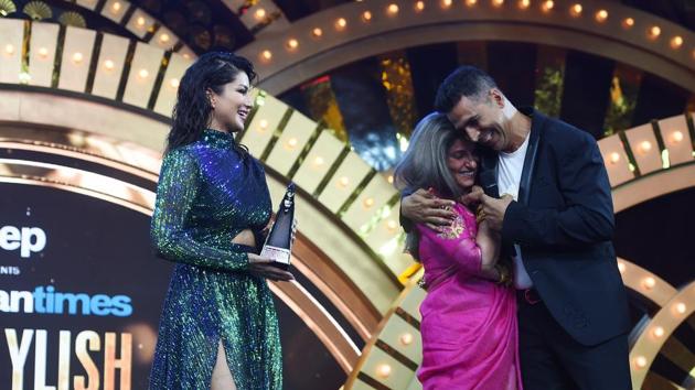 Don’t worry, he was just pranking her! (Vijayanand Gupta/HT Photo)