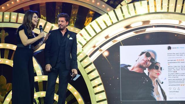 Shah Rukh Khan and Gauri Khan won the HT Most Stylish Couple award. Here, they are seen discussing their selfies. (Vijayanand Gupta/HT Photo)