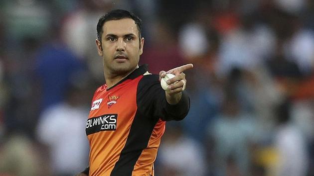 Sunrisers Hyderabad's bowler Mohammed Nabi prepares to bowl against Banglore.(AP) Sunrisers Hyderabad's bowler Mohammed Nabi prepares to bowl against Banglore.(AP)