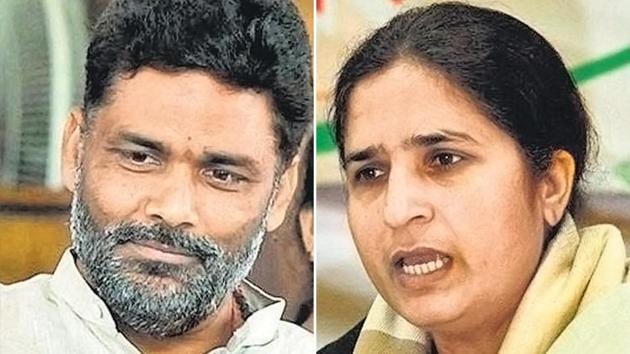 Former lawmaker Pappu Yadav and his wife, Congress MP Ranjeet Ranjan. While Yadav hasn’t been offered ticket for the Lok Sabha elections by any party, his wife is the GA candidate from Supaul seat in Bihar.(HT Photos)