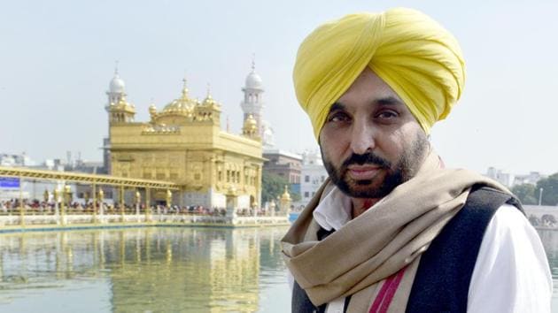 Aam Aadmi Party (AAP) leader Bhagwant Mann won the Sangrur Lok Sabha constituency in 2014 .(HT file photo)