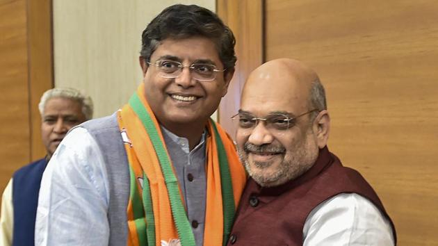 Former Biju Janata Dal MP Baijayant Panda greets BJP national president Amit Shah after joining Bharatiya Janata Party on March 4, 2019.(PTI file photo)