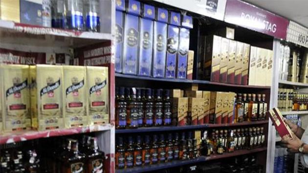 The excise department has constituted a four-member team each in all 11 district each, assigning them to monitor footage of CCTV cameras installed at retail shops on a regular basis.(HT file photo) The excise department has constituted a four-member team each in all 11 district each, assigning them to monitor footage of CCTV cameras installed at retail shops on a regular basis.(HT file photo)