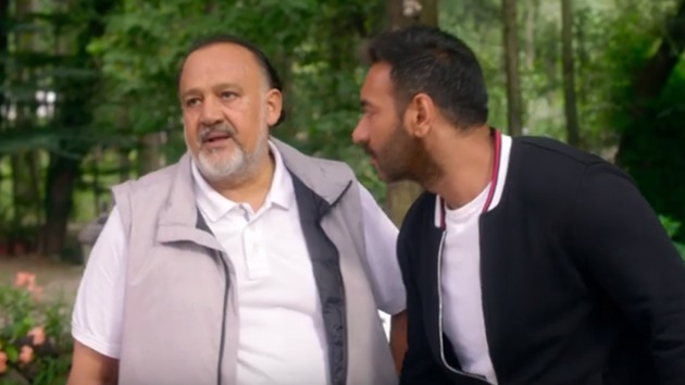 Ajay Devgn with Alok Nath in De De Pyaar De.