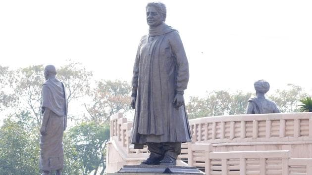 Bahujan Samajwadi Party chief Mayawati defended in the Supreme Court the construction of life-size statues of herself in Uttar Pradesh, saying they represent the “will of the people”. (Sunil Ghosh / HT File) Bahujan Samajwadi Party chief Mayawati defended in the Supreme Court the construction of life-size statues of herself in Uttar Pradesh, saying they represent the “will of the people”. (Sunil Ghosh / HT File)