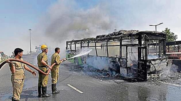 The bus was on its way to Mori gate from Rajghat when it caught fire.(HT Photo) The bus was on its way to Mori gate from Rajghat when it caught fire.(HT Photo)