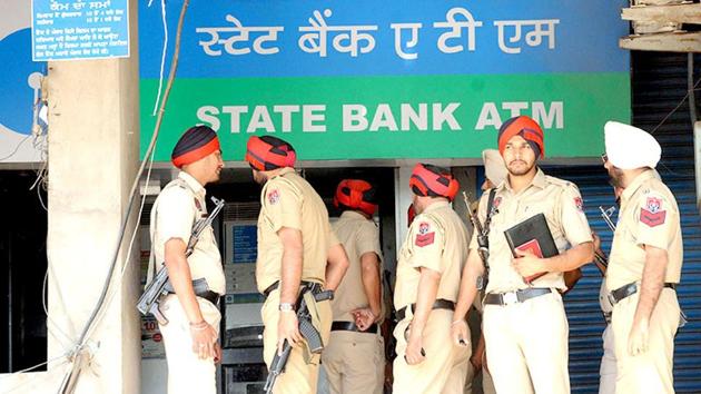 Three of the four suspects landed in the police’s net during checking at a picket in Jaffarpur Kalan on Sunday evening.(HT File Photo) Three of the four suspects landed in the police’s net during checking at a picket in Jaffarpur Kalan on Sunday evening.(HT File Photo)