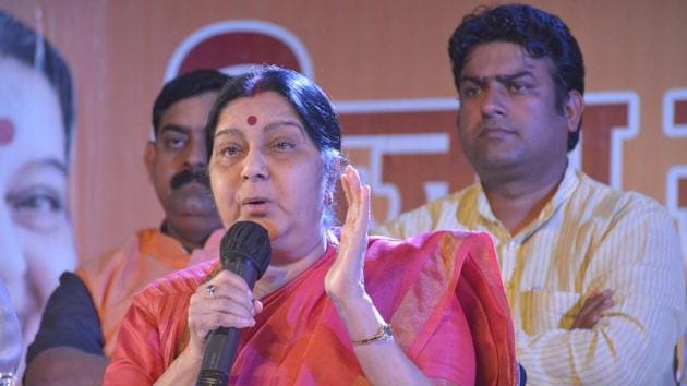 External affairs minister Sushma Swaraj’s wit was on full display on Twitter on Wednesday as she responded to Twitterati and helped them out with their various problems. (Photo by Sakib Ali /Hindustan Times) External affairs minister Sushma Swaraj’s wit was on full display on Twitter on Wednesday as she responded to Twitterati and helped them out with their various problems. (Photo by Sakib Ali /Hindustan Times)