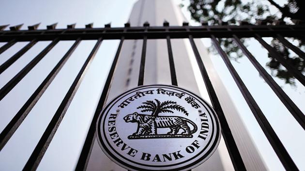 The RBI circular directed banks to refer defaulters to bankruptcy courts if they were unable to find a resolution plan within 180 days for stressed accounts where the outstanding amount was more than ₹2,000 crore.(REUTERS) The RBI circular directed banks to refer defaulters to bankruptcy courts if they were unable to find a resolution plan within 180 days for stressed accounts where the outstanding amount was more than ₹2,000 crore.(REUTERS)