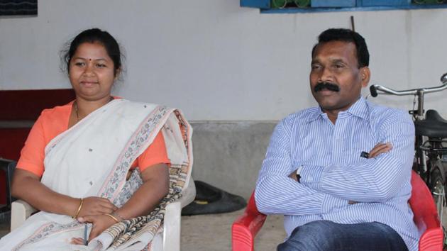 The grand alliance (GA) led by the Congress was rocked by the comments of a JMM legislator in a video that the Congress will have to bear the cost of the campaign by providing liquor, diesel and petrol if it wants to win the Singhbhum Lok Sabha seat. HT Photo (Story by Manoj Choudhary)