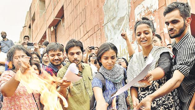 Case was filed on Jan 14 against ex-JNU students’ union head Kanhaiya Kumar and nine others, for allegedly shouting anti-India slogans.(Hindustan Times) Case was filed on Jan 14 against ex-JNU students’ union head Kanhaiya Kumar and nine others, for allegedly shouting anti-India slogans.(Hindustan Times)