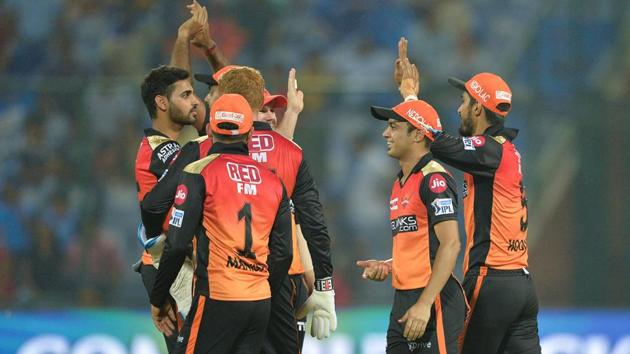 Sunrisers Hyderabad team players celebrate the dismissal of Delhi Capitals cricketer Rishabh Pant during the 2019 Indian Premier League (IPL) Twenty20 cricket match between Delhi Capitals and Sunrisers Hyderabad at the Feroz Shah Kotla(AFP)