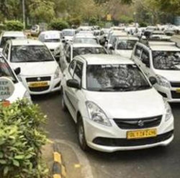 Cabbies get short respite over long-term insurance plan(Sanchit Khanna/HT PHOTO)