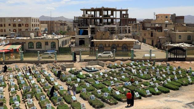 Yemenis visit a cemetery in the capital Sanaa. The World Health Organization estimates nearly 10,000 Yemenis have been killed since 2015, when Saudi Arabia and its allies intervened against Houthi rebels. Human rights groups say the real death toll is several times higher. The conflict has pushed millions of Yemenis to the brink of mass starvation. (Mohammed Huwais / AFP) Yemenis visit a cemetery in the capital Sanaa. The World Health Organization estimates nearly 10,000 Yemenis have been killed since 2015, when Saudi Arabia and its allies intervened against Houthi rebels. Human rights groups say the real death toll is several times higher. The conflict has pushed millions of Yemenis to the brink of mass starvation. (Mohammed Huwais / AFP)