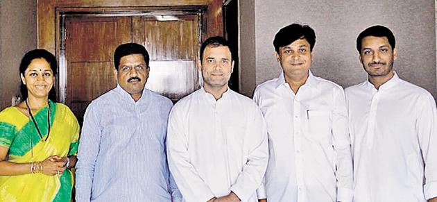 From left: Supriya Sule, Pradip Garatkar, Rahul Gandhi, Chetan Tupe and Parth Pawar(HT PHOTO)