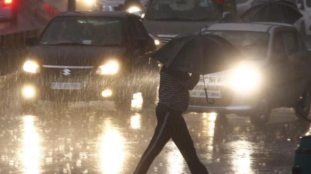 Gurugram is likely to see light rain with the possibility of a thunderstorm or a dust storm on Saturday, according to the India Meteorological Department’s (IMD) prediction. (Yogendra Kumar/HT File PHOTO) Gurugram is likely to see light rain with the possibility of a thunderstorm or a dust storm on Saturday, according to the India Meteorological Department’s (IMD) prediction. (Yogendra Kumar/HT File PHOTO)